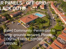 Montego Bay Garden Studio, hotel con pileta en Montego Bay