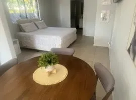 Reid's Retreat - Studio Apartment