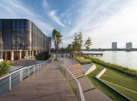 The Politan Aqua, River Front, hotel a Ban Sai Ma