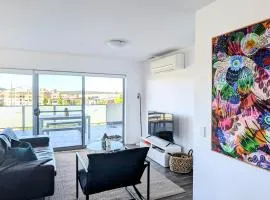 Modern & Relaxed Apartment, Great Views @Wright