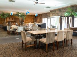 Sphinx Hotel, hotel cerca de Aeropuerto de Avalon - AVV, Hamlyn Heights