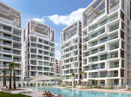 בראון 42 סוויטת גן 2 חדרים עם גקוזי מפנק במרפסת, hotel s vířivkou v destinaci Eilat