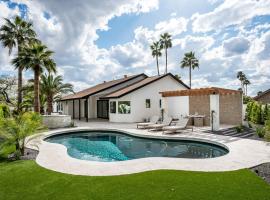 The MYAH by Porter NEWLY REMODELED Enjoy the Pool Firepit Luxury, hotel in Phoenix