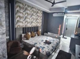 Suite with Private Jacuzzi, hotel in Ghaziabad