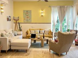 Private Pool Villa with an Open2sky Movie Area-South Goa, hotell sihtkohas Chicalim