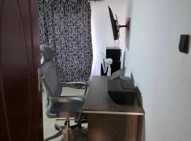 sarahs apartments solwezi, hotel v destinaci Mpemba