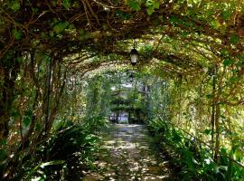 La Canonica dei Fiori - Anna Fendi Country House, hotel in Ronciglione