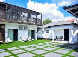 C'est La Vie Guest House