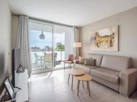 Sitges Spaces Oasis Penthouse 3 Bedroom, 2 Bathroom, Terrace, Pool, Sleeps up to 6