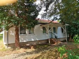 Bungalow 2 - 4-Raum-Wohnung mit Küche und 2 WC Duschen in Ohrdruf-Crawinkel