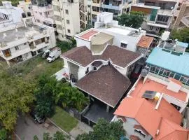 Alaya Stays Royal Valora Charming 5 BHK villa with Garden