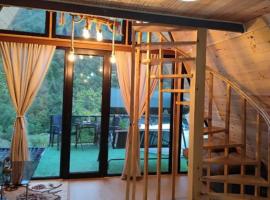 Sunrise Hill, hotel in Merisi