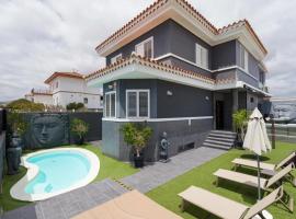 Entire Home Meloneras BBQ, PoolGolf, hotel in Meloneras