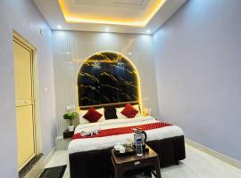 Vedas Suites- Saryu Ghat Ayodhya，位于Ayodhya的酒店