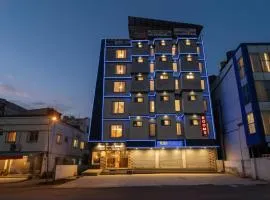 FabHotel Golden Comforts - Near Shivaji Nagar
