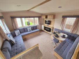 Whitstable staycation - Family & Pet Friendly - Alberta Holiday Park, Hotel in Seasalter