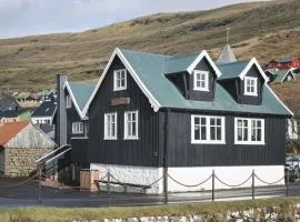 Toftarstova - Seaview - Historic - 3BR House