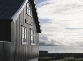 Toftarstova - Seaview - Historic - 3BR House