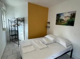 Appartement 2 chambres au coeur de St Cyr avec parking privé