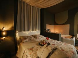 Bliss insolite Jacuzzi privée 5 min centre ville, hotel in Mulhouse