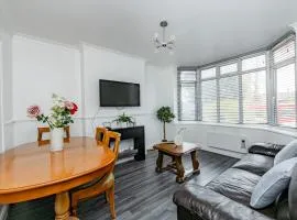 The Comfy Contractors Resort, Free Private Parking & Wifi, 7 beds