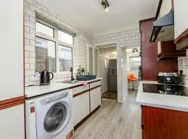 The Victorian House Escape, Free Private Parking & Wifi, 7 beds