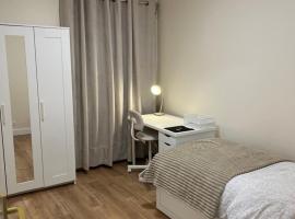 Chambre à Saint-Denis, hotel v destinaci Saint-Denis