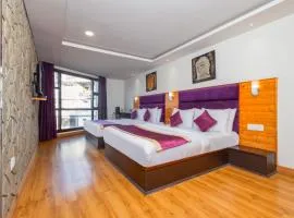 Sumitel Hotel 500 meters from Mall Road