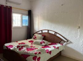 Haus in der natur 15 mn vom Flughafen Diass, hotel v destinaci Rufisque