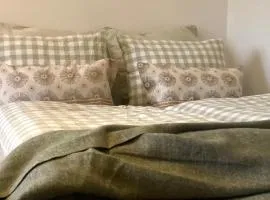 Nature-close guest room with garden - Private bath included