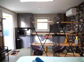 Sfeervol guesthouse, privé tuin en free parking