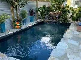 Pool and Close to dtwn w2 Bikes