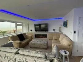 The Beach House Worthing 5 Bedrooms 3 Bathrooms Hot Tub BBQ