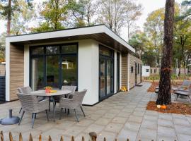 Chalet Vlinder, Hotel in Haarle