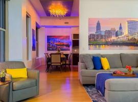 Downtown Cleveland- Steps to Sports & Events condo, Hotel in Cleveland
