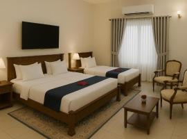 The Serenity Inn Family Hotel, hotel poblíž Mezinárodní letiště Jinnah - KHI, Karáčí