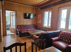 My Hostel with Palm, hostel in Batoemi