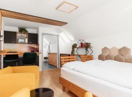 Hike & Ski-in Ski-out Mountain View Apartment for Family & Friends, hotel sa Hinterstoder