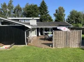 Holiday Home Effy - 600m from the sea by Interhome