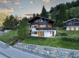 Chalet La Dame Blanche - Cosy Family Chalet - up to 8 people, ξενοδοχείο σε La Tzoumaz