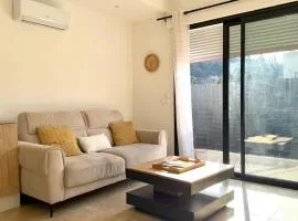 Centrale climatisée deux chambres terrasse parking, saint raphael