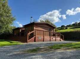 Charming 2 bedroom Lodge In the Shropshire Countryside with Fantastic Views