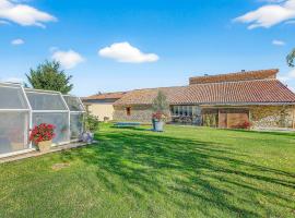 Gîte Uncinatum - La Grange Du Logis, hotel in Villevieille