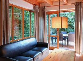 Natur Ferienpark 8 - Typ A, hotel v destinaci Nieheim