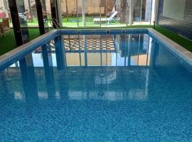 Marina Privet chalet for rent, hotel in Al Jafr