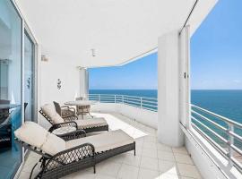 Spacious Three-Bedroom Oceanfront Apartment with Panoramic Views, hotel en Pompano Beach