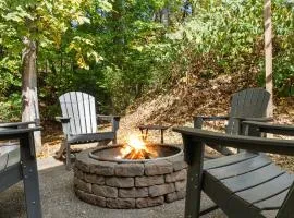 Smoky Mountain Hideaway with Hot Tub & Firepit