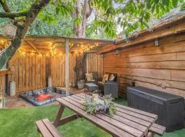 The Retreat - Uk50421