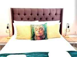 The Skinny Expat - Paarl - Self Catering Apartment