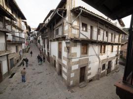 Casa Rural LA REGADERA I, hotel en Candelario